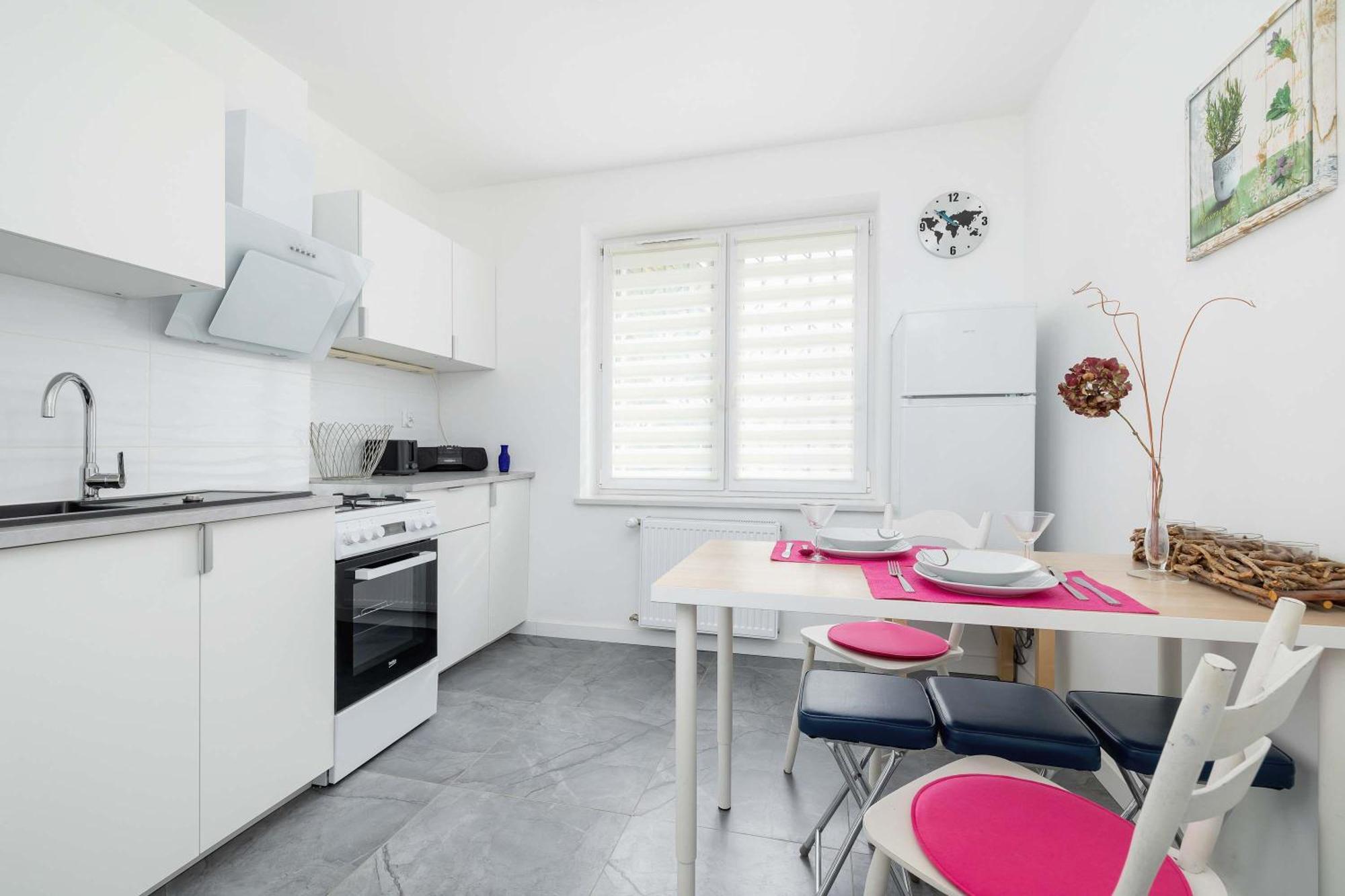 Colorful Studio Near The Spodek Arena In Katowice By Noclegi Renters エクステリア 写真